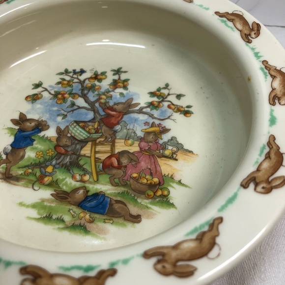 Vintage Royal Doulton Bunnykins 6" Child's Plate/ Bowl - Apple Picking - Picture 6 of 10